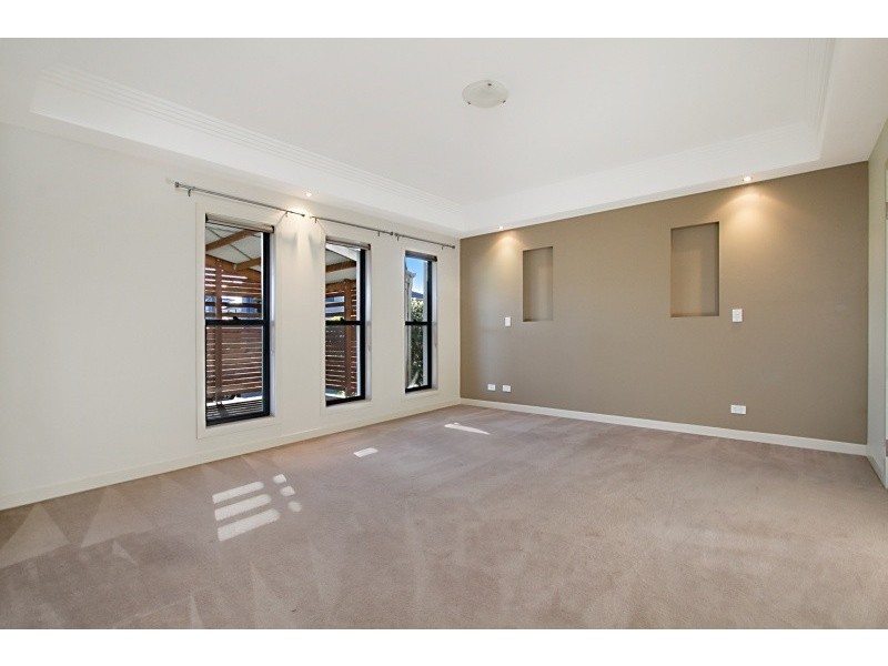 8 Meredith Street, Eight Mile Plains QLD 4113