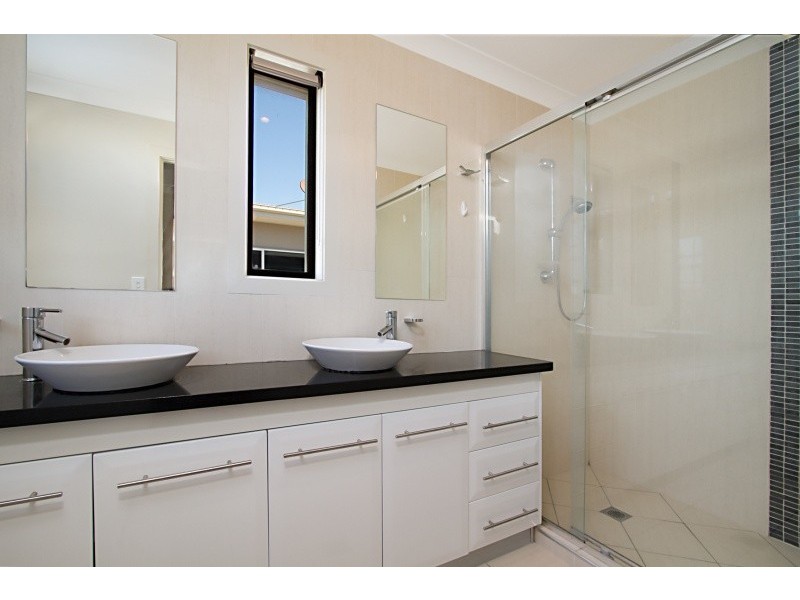 8 Meredith Street, Eight Mile Plains QLD 4113