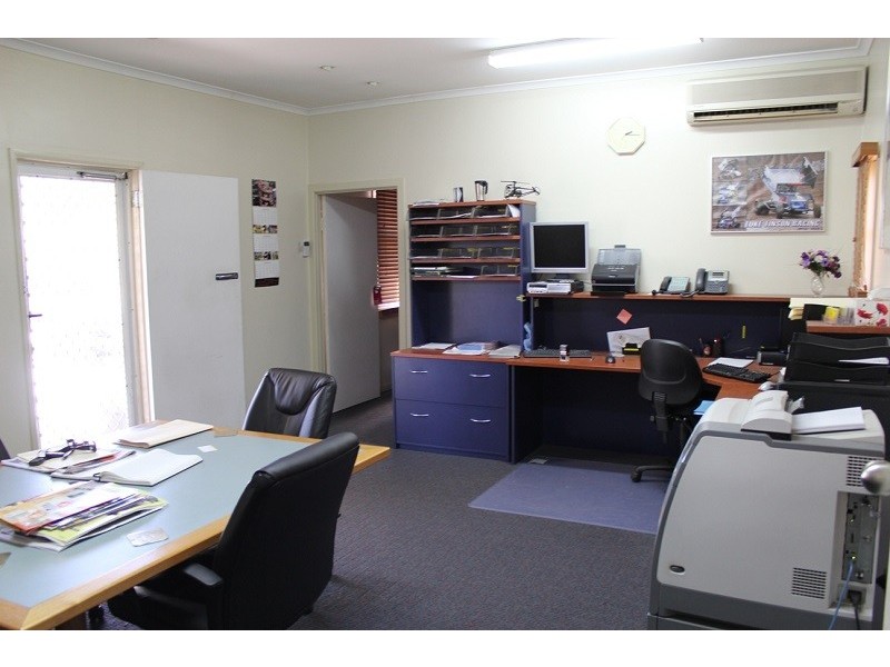 70 Rookwood Avenue, Coopers Plains QLD 4108