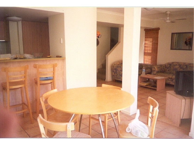 45 Barrett Street, Robertson QLD 4109