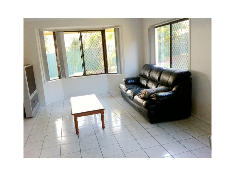 2 Estoril Street, Robertson QLD 4109