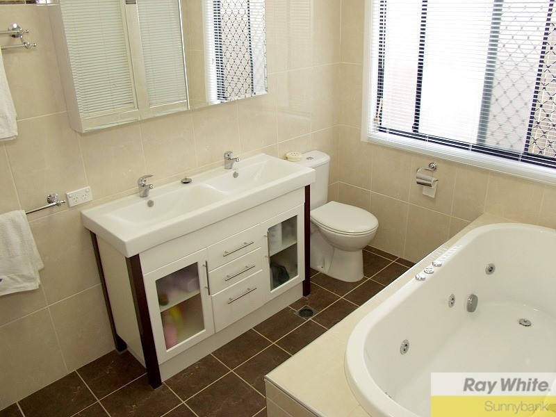 52 Riverina Street, Calamvale QLD 4116