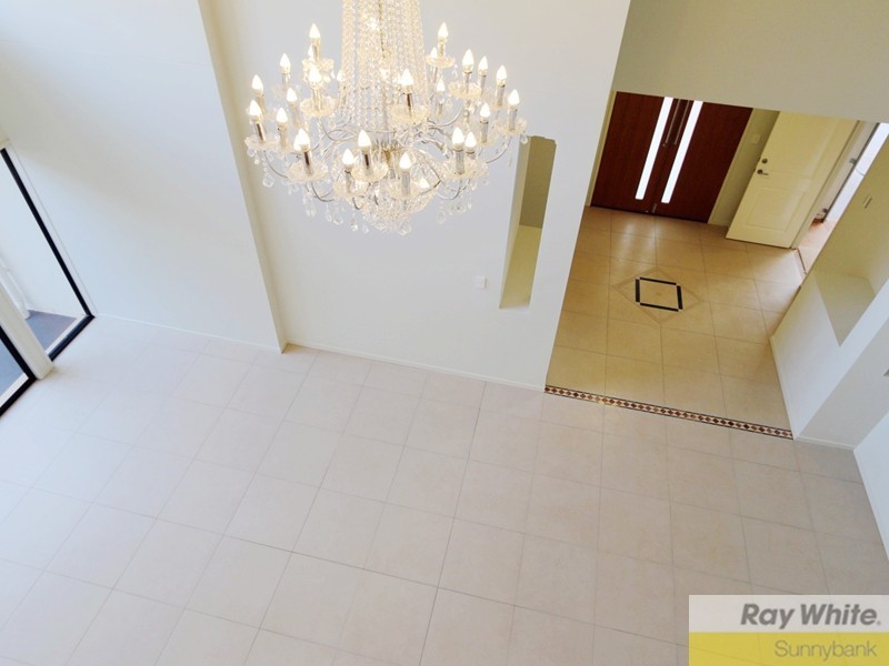 5A Romulus Street, Robertson QLD 4109