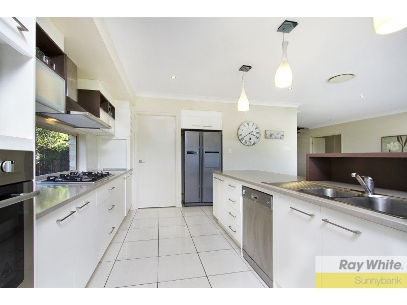 9 Dennis Vale Drive, Daisy Hill QLD 4127