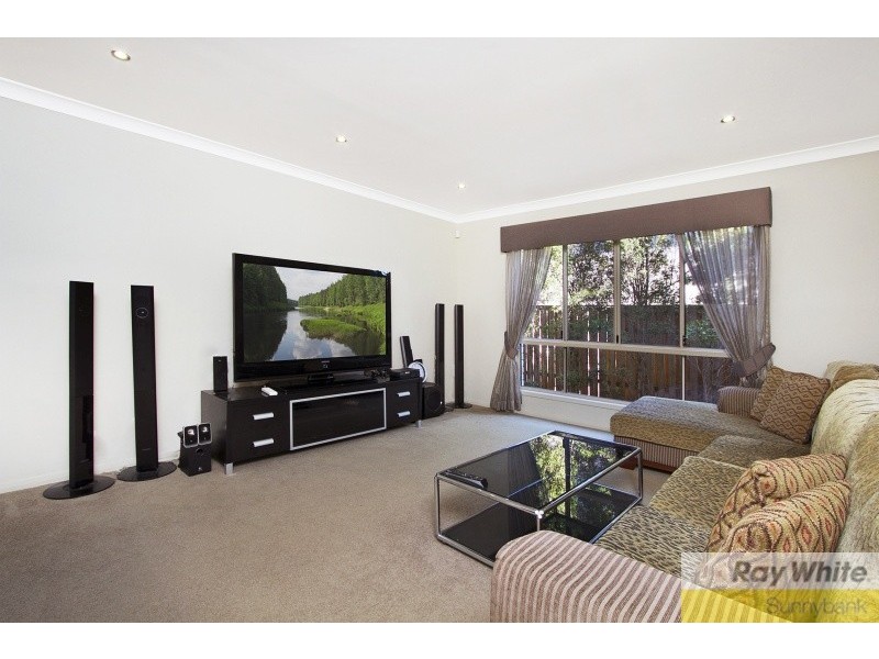 9 Dennis Vale Drive, Daisy Hill QLD 4127