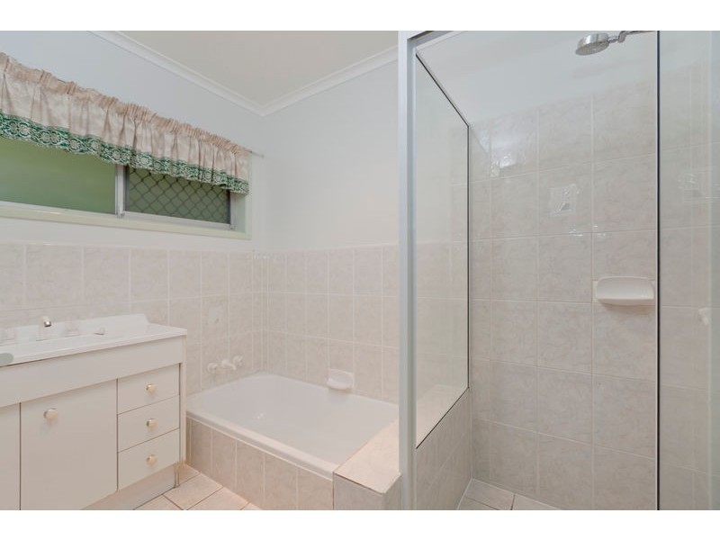 17 BLUEGUM STREET, Macgregor QLD 4109