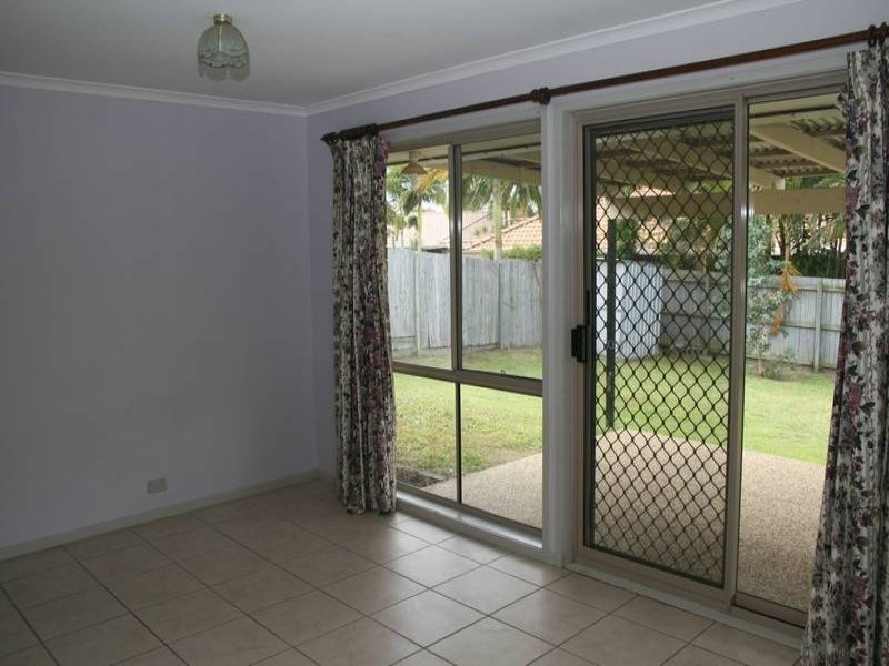 20 Bottlebrush Drive, Regents Park QLD 4118