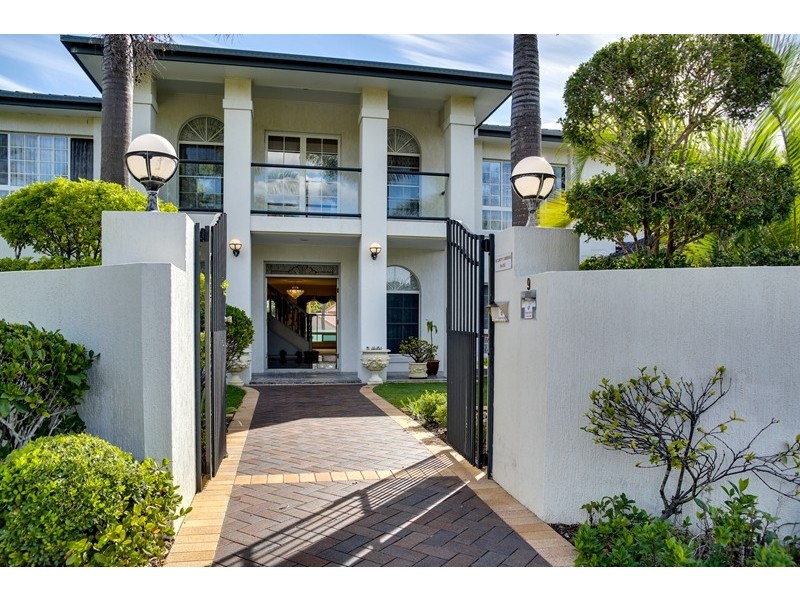 9 Hanarahan St, Robertson QLD 4109