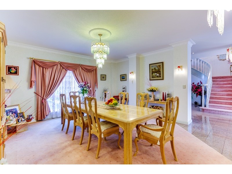 9 Hanarahan St, Robertson QLD 4109