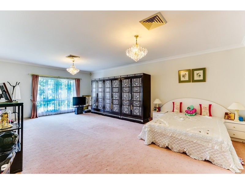 9 Hanarahan St, Robertson QLD 4109