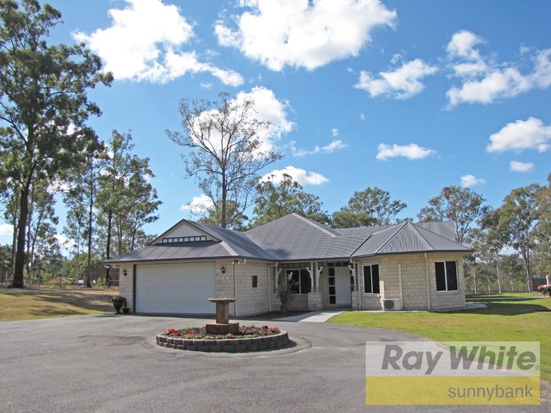 642 Middle Road, Greenbank QLD 4124