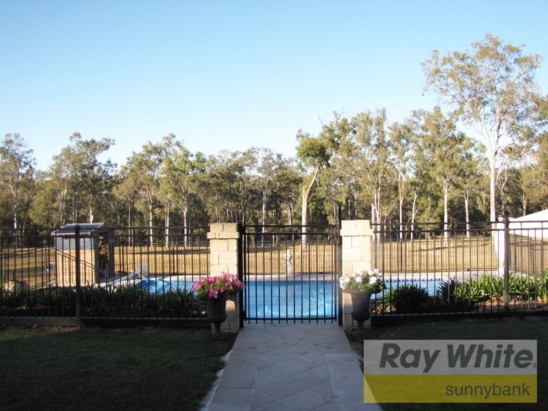 642 Middle Road, Greenbank QLD 4124