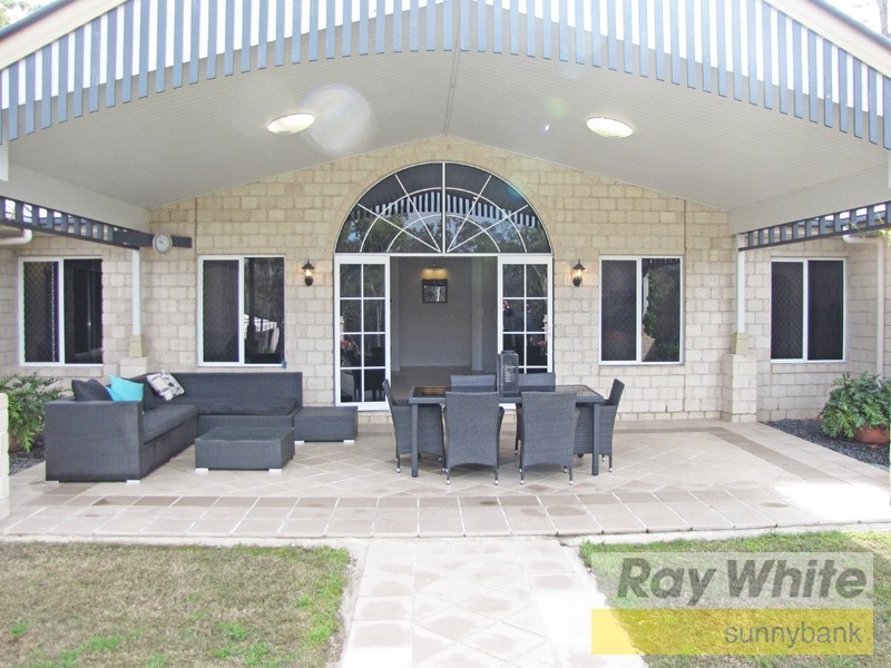 642 Middle Road, Greenbank QLD 4124