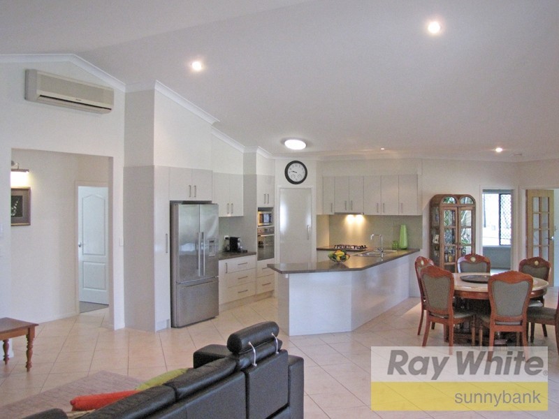 642 Middle Road, Greenbank QLD 4124