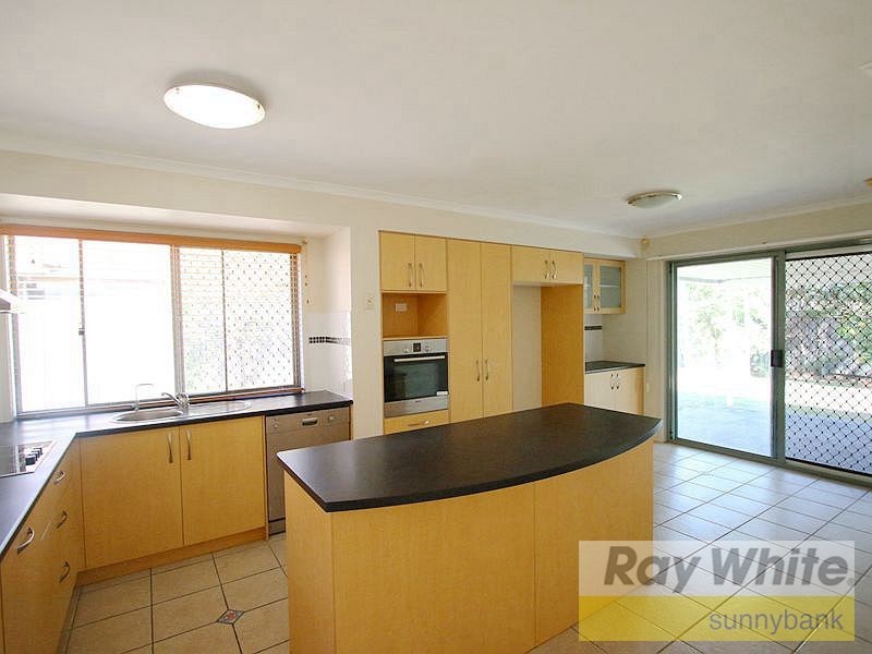 15 Macknish Cres, Coopers Plains QLD 4108