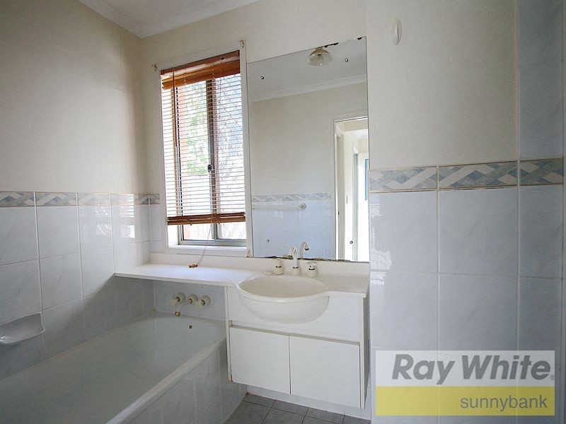 15 Macknish Cres, Coopers Plains QLD 4108