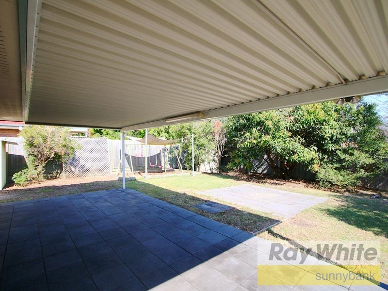 15 Macknish Cres, Coopers Plains QLD 4108