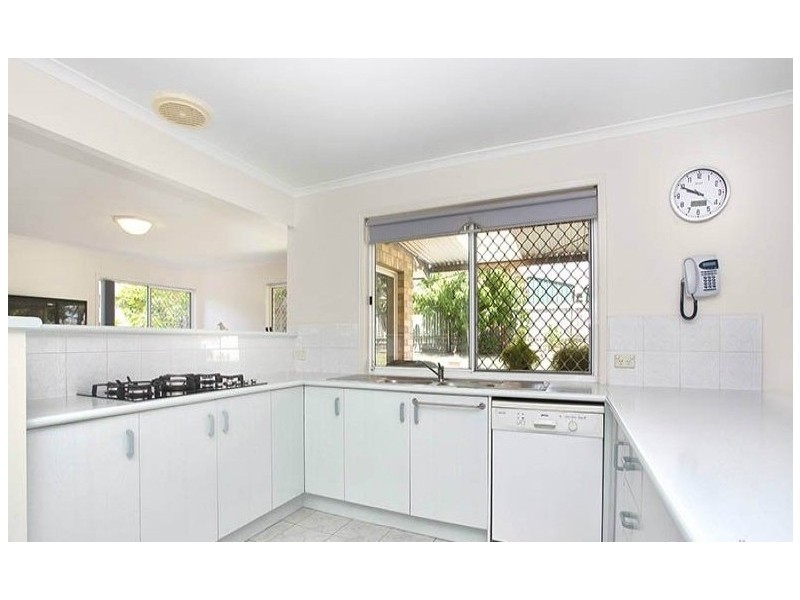 69 Bannockburn Cres, Parkinson QLD 4115