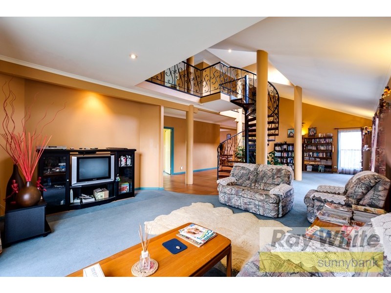 68 Appleyard Cres, Coopers Plains QLD 4108