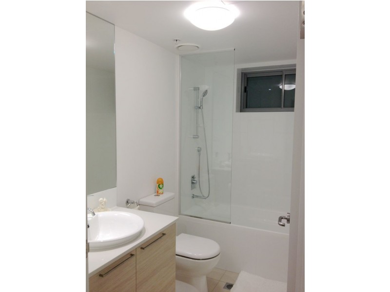 10101/8 Harbour Road, Hamilton QLD 4007