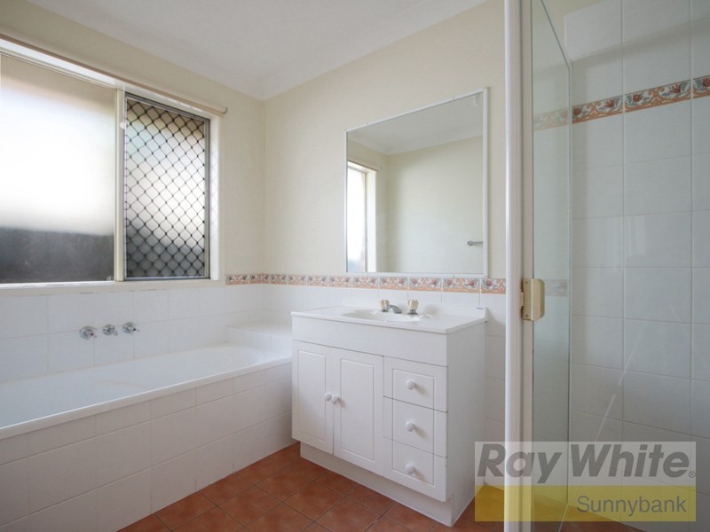 25 Robinson Crescent, Runcorn QLD 4113
