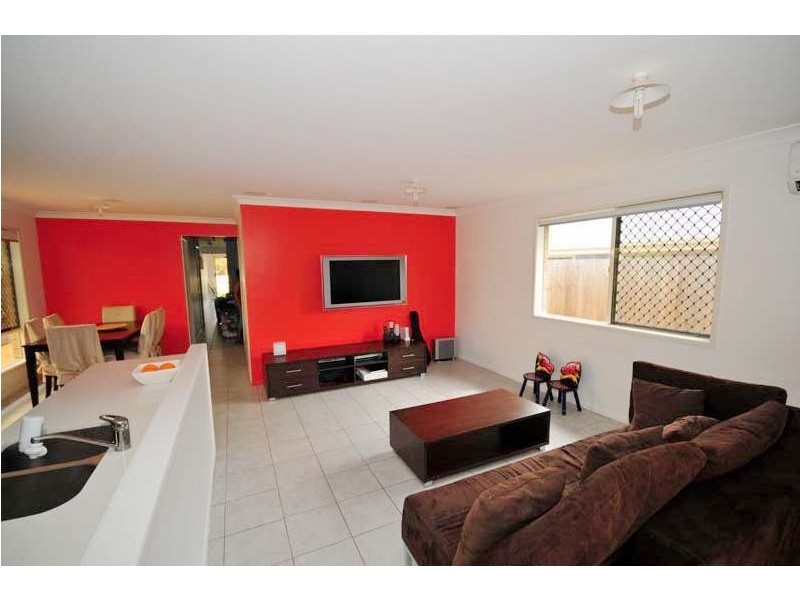 87 Dartmouth St, Coopers Plains QLD 4108