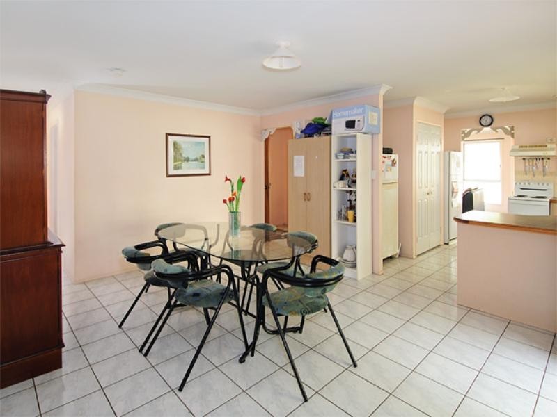 37 Appleyard Cres, Coopers Plains QLD 4108