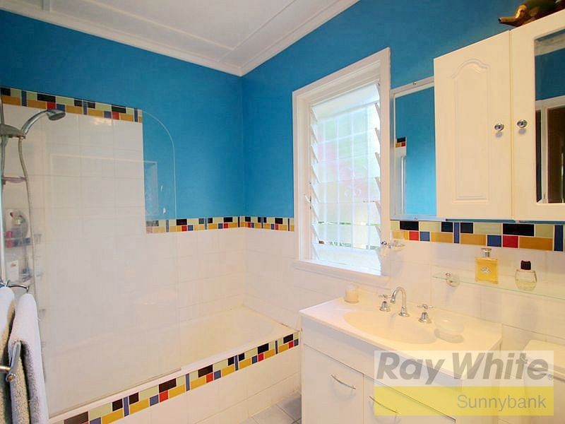 9 Deacon Street, Coopers Plains QLD 4108