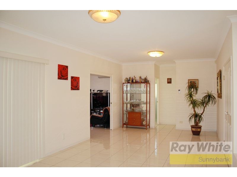 5 Paul Drive, Regents Park QLD 4118