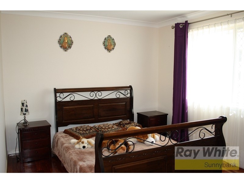 5 Paul Drive, Regents Park QLD 4118