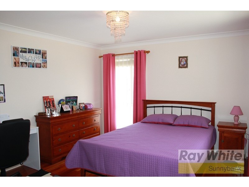 5 Paul Drive, Regents Park QLD 4118