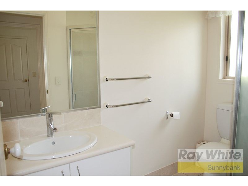 5 Paul Drive, Regents Park QLD 4118