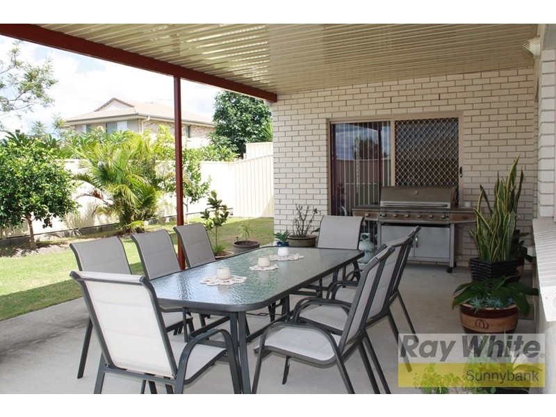 5 Paul Drive, Regents Park QLD 4118