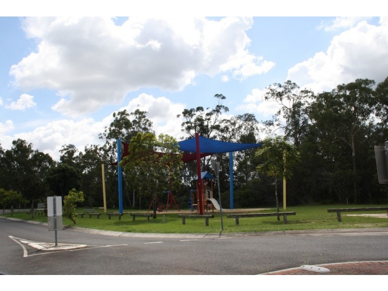 5 Paul Drive, Regents Park QLD 4118