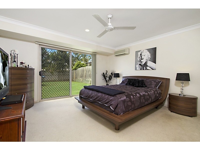 129 Wallum Drive, Parkinson QLD 4115