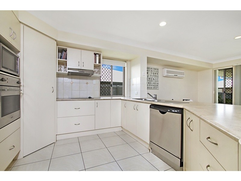 129 Wallum Drive, Parkinson QLD 4115