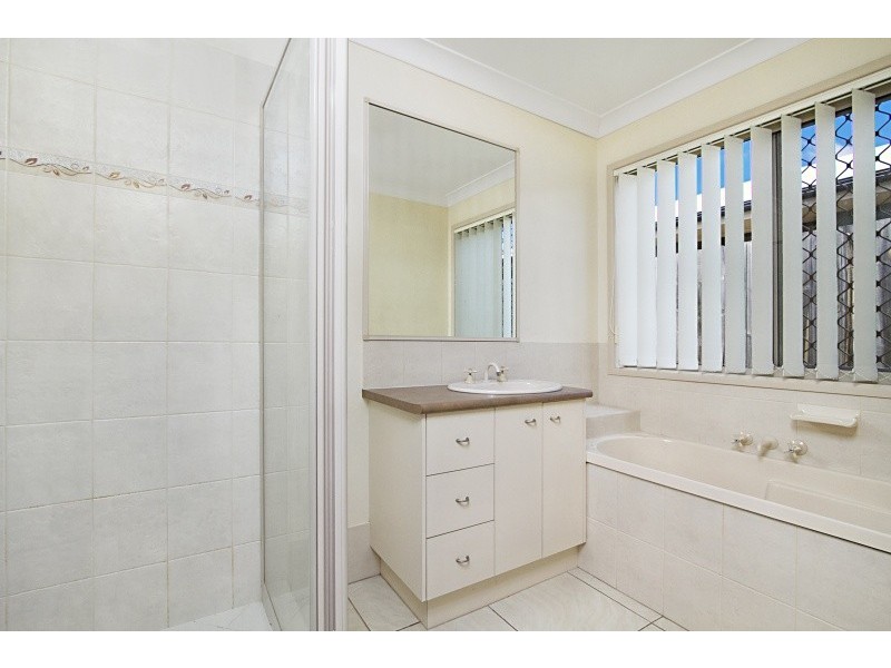 129 Wallum Drive, Parkinson QLD 4115