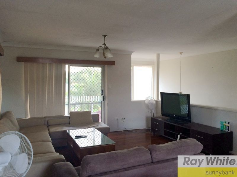 27 Veivers Street, Macgregor QLD 4109
