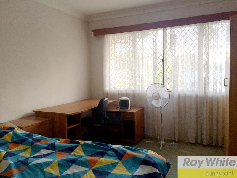 27 Veivers Street, Macgregor QLD 4109