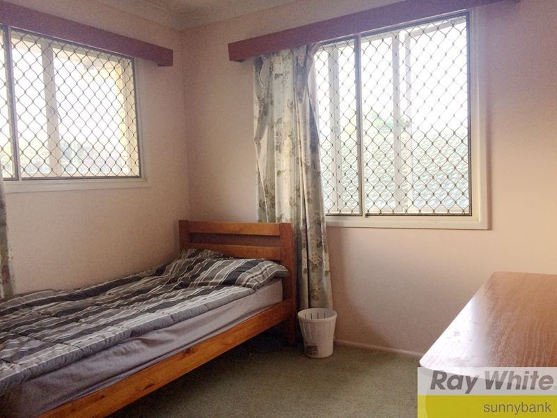27 Veivers Street, Macgregor QLD 4109