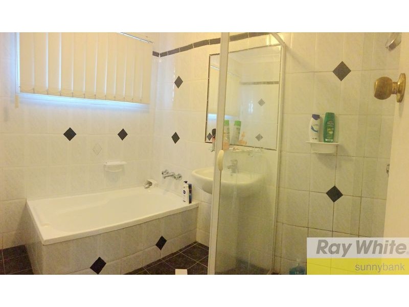 27 Veivers Street, Macgregor QLD 4109