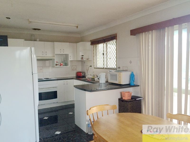 27 Veivers Street, Macgregor QLD 4109