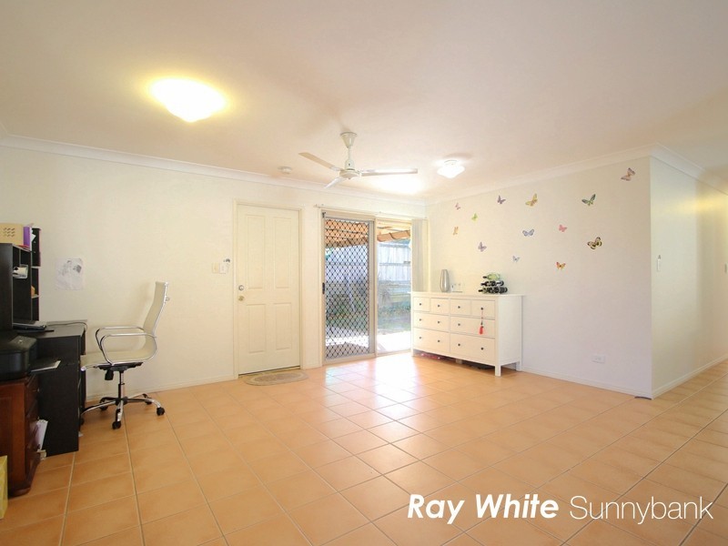 12 Yorkshire Place, Stretton QLD 4116