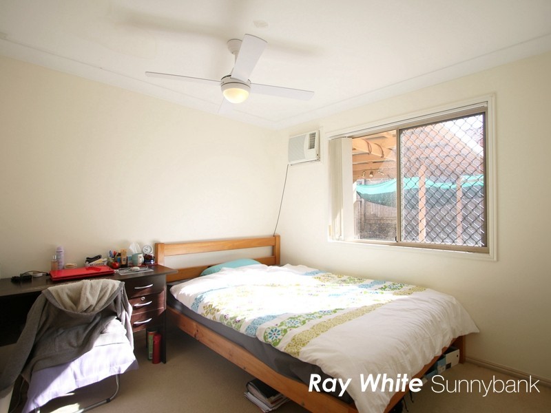 12 Yorkshire Place, Stretton QLD 4116