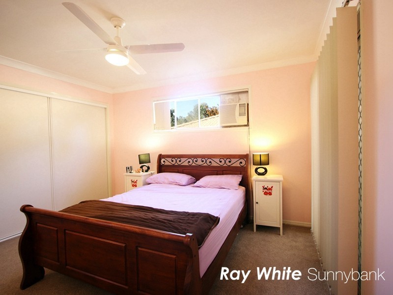 12 Yorkshire Place, Stretton QLD 4116