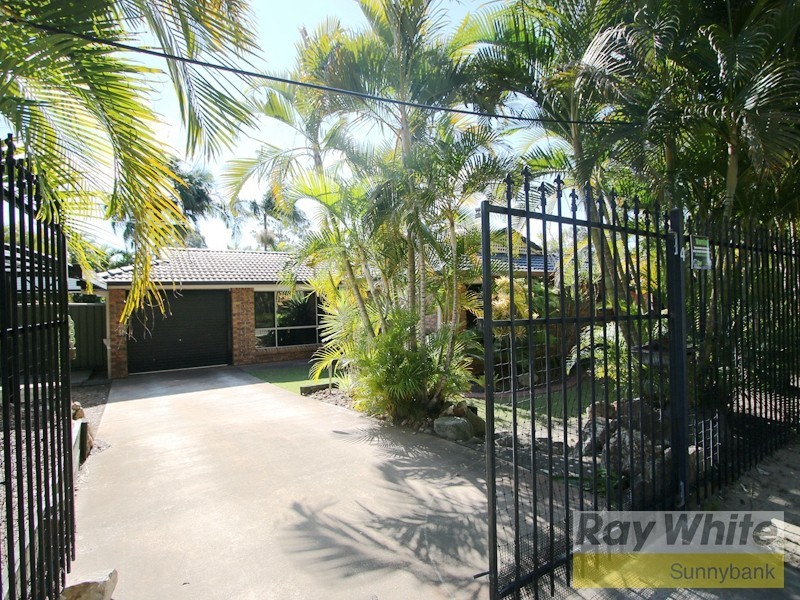 4 Eli Court, Hillcrest QLD 4118