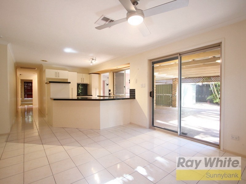 4 Eli Court, Hillcrest QLD 4118