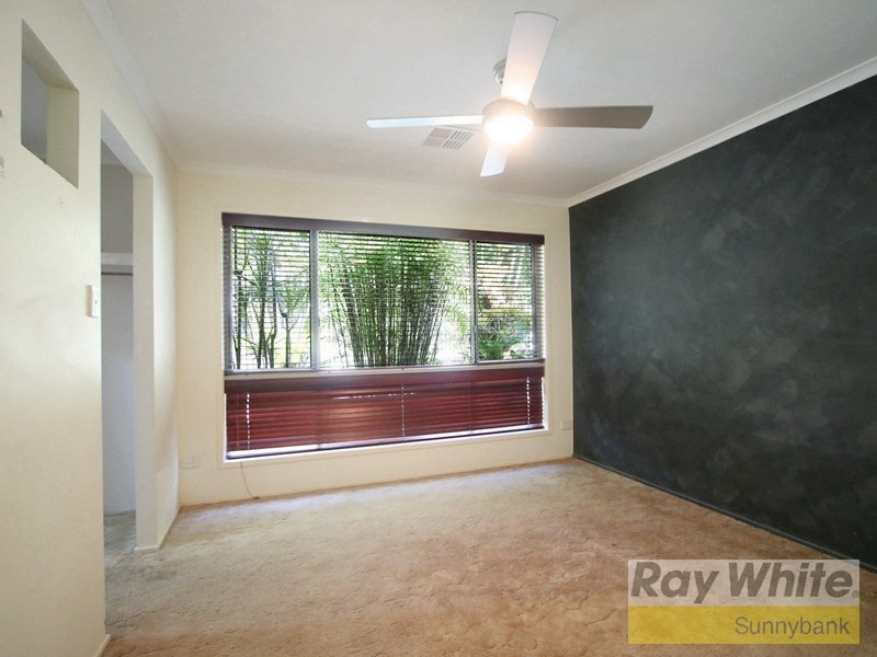 4 Eli Court, Hillcrest QLD 4118