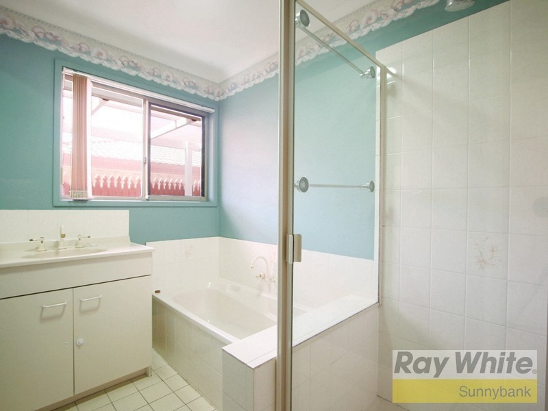 4 Eli Court, Hillcrest QLD 4118