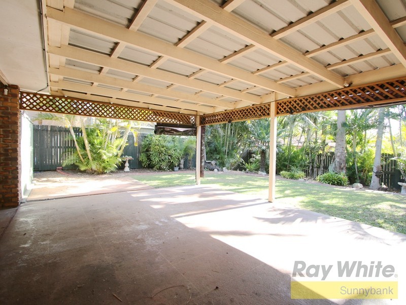 4 Eli Court, Hillcrest QLD 4118